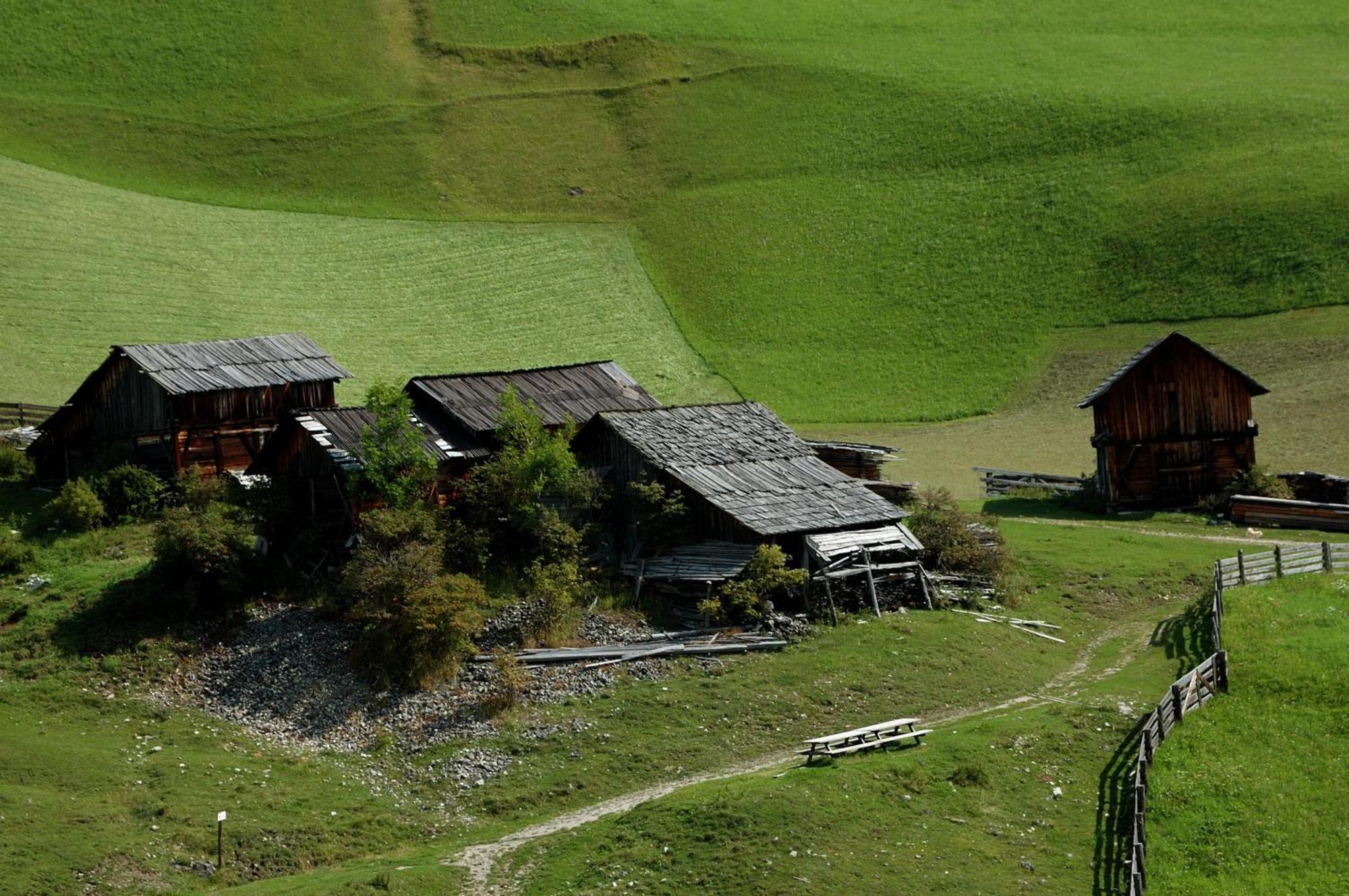 L'Grof - Al Conte Lägenhet San Martino in Badia Exteriör bild